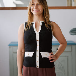 CONTRAST VEST